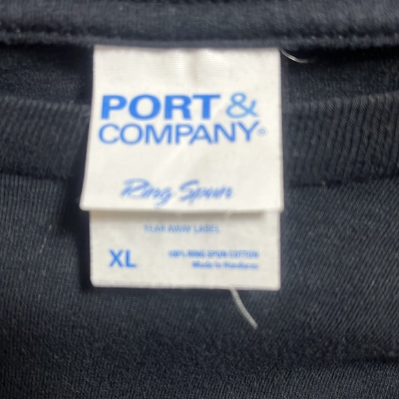 Male Graduate in Cap & Gown with Kente Cloth Stole in Dap Position - Picture 4 of 4